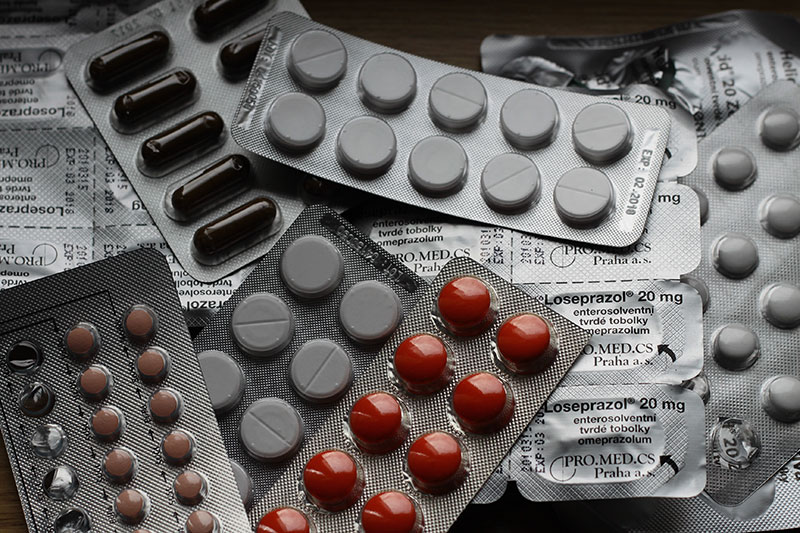1514870949212372.jpg drugs-1728381.jpg